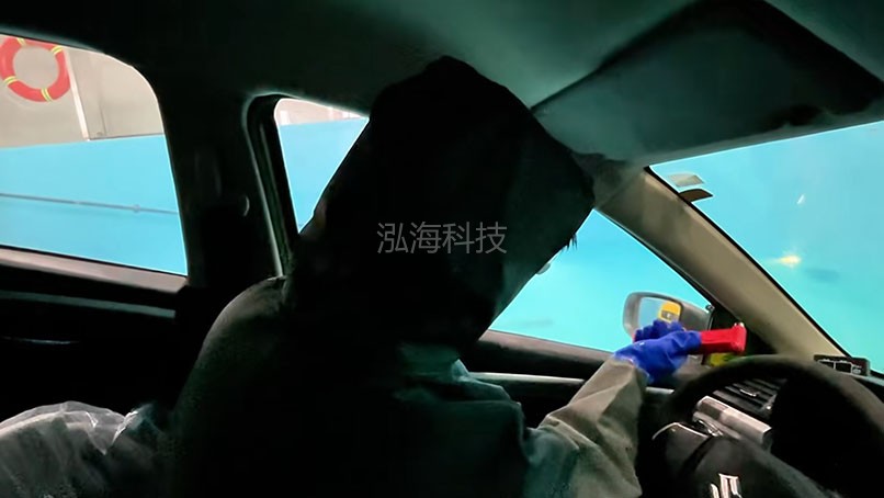 车辆落水自救逃生体验破窗自救