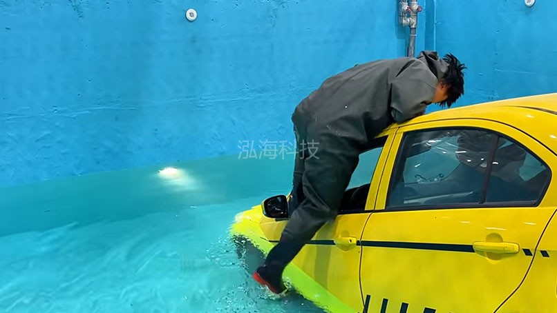 车辆落水自救逃生体验自救逃生
